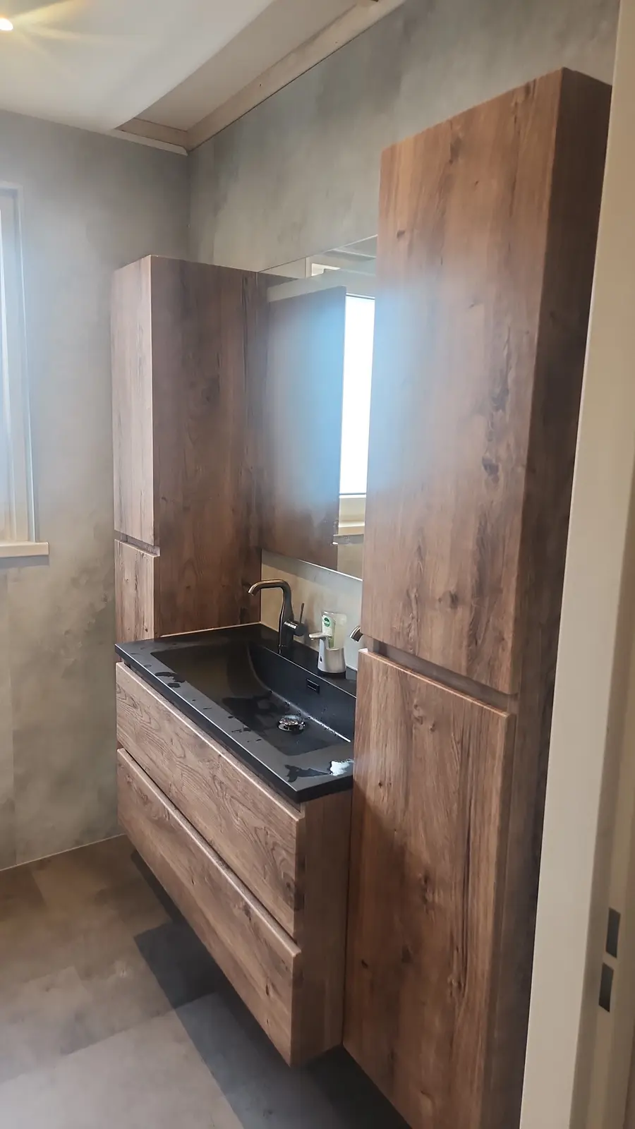 Resultaat na de renovatie: drempelloze douche, inloopdouche