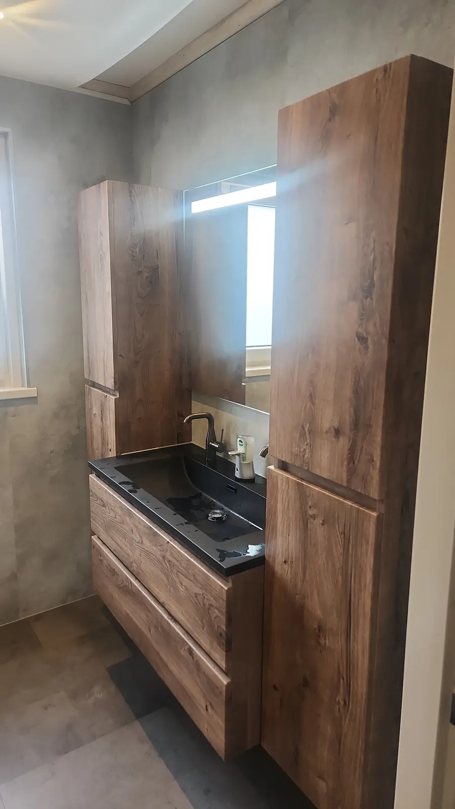 Resultaat na de renovatie: drempelloze douche, inloopdouche
