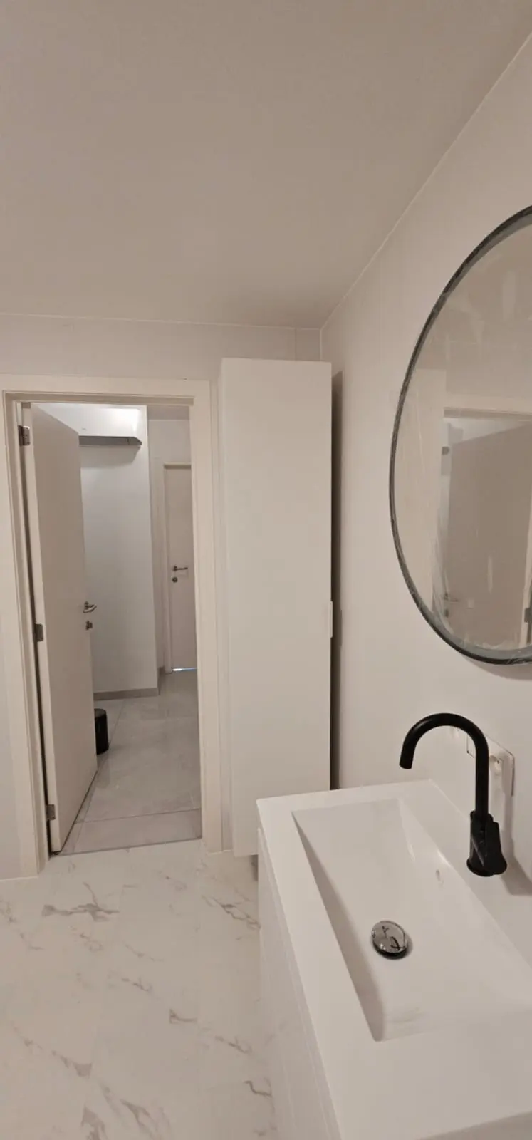 Resultaat na de renovatie: drempelloze douche, inloopdouche