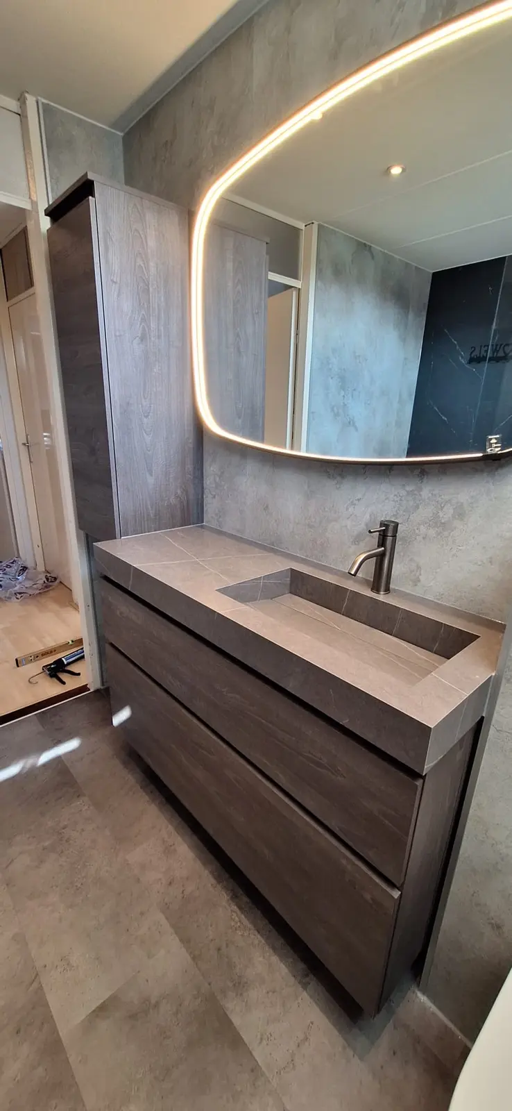 Resultaat na de renovatie: antislipvloer, drempelloze douche, inloopdouche