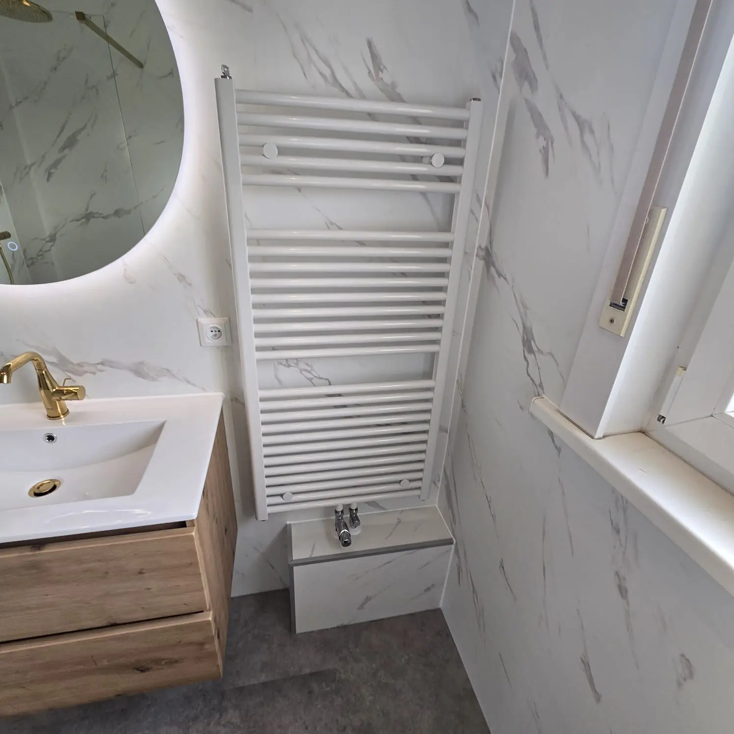 Resultaat na de renovatie: drempelloze douche, antislipvloer, inloopdouche