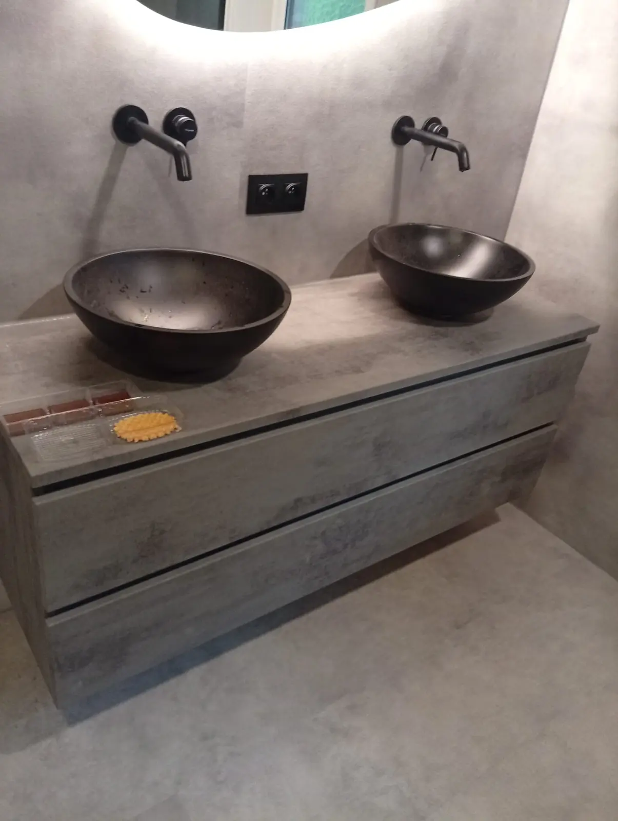 Resultaat na de renovatie: drempelloze douche, antislipvloer, inloopdouche